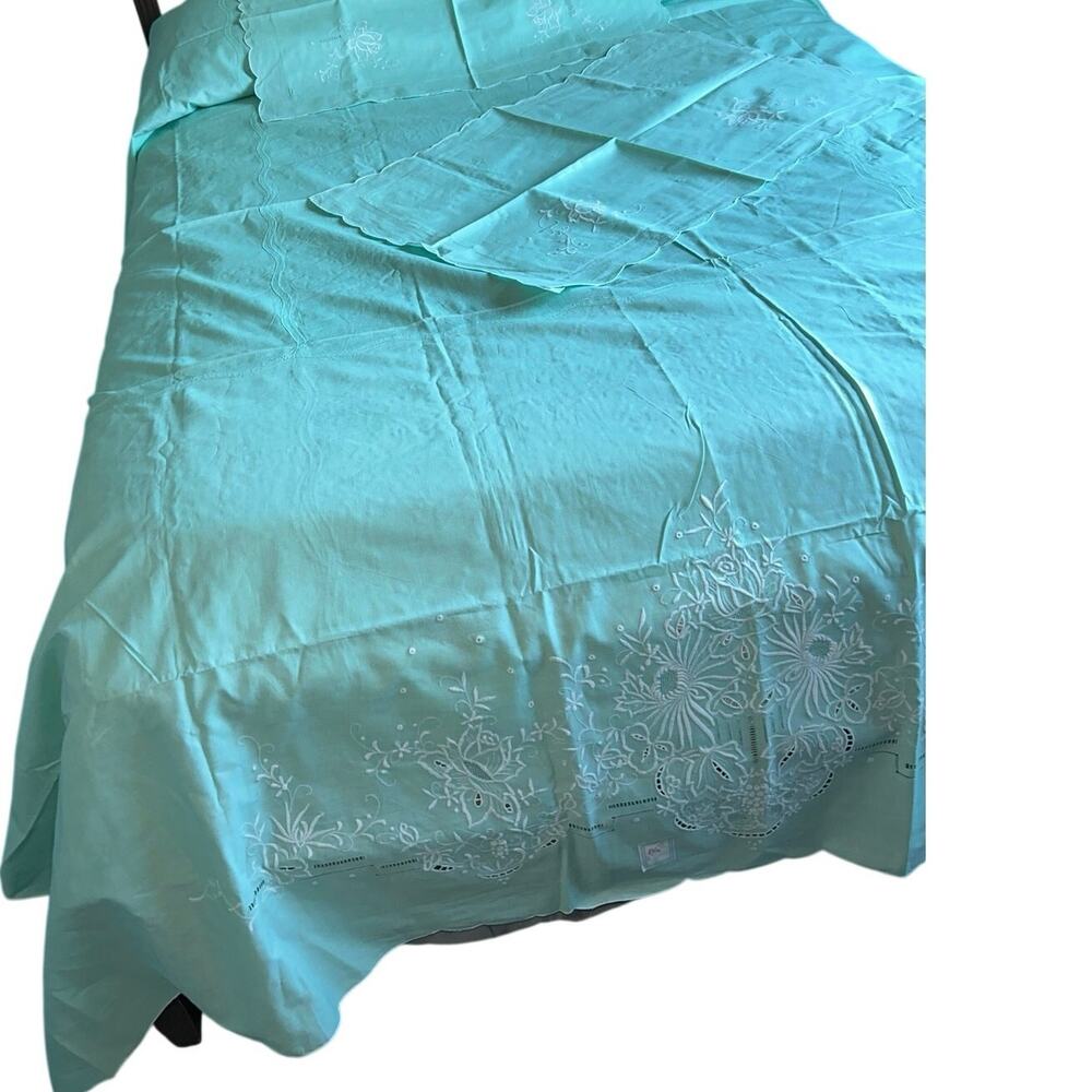 Vintage mint green bedspread 2 shams white floral embroidery queen cut outs MOD